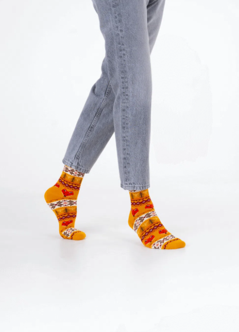 MANY MORNINGS MISPAIRED SOCKS